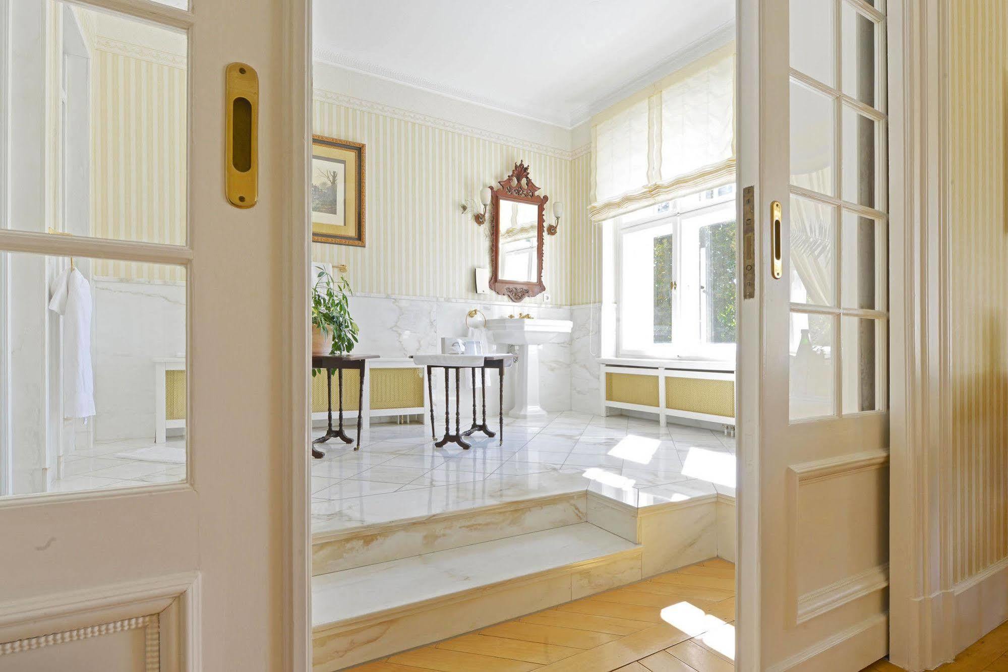 Schlosshotel Villa Westerberge Aschersleben Ngoại thất bức ảnh