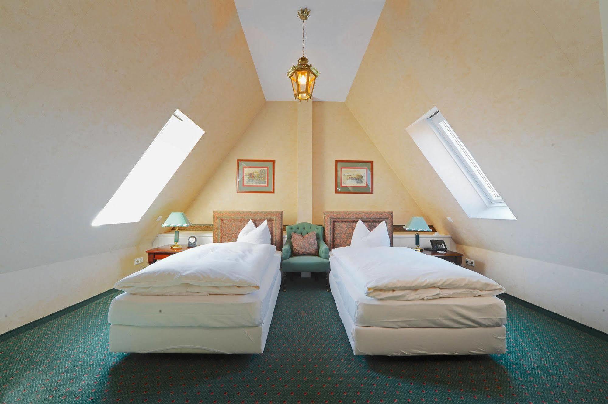 Schlosshotel Villa Westerberge Aschersleben Ngoại thất bức ảnh