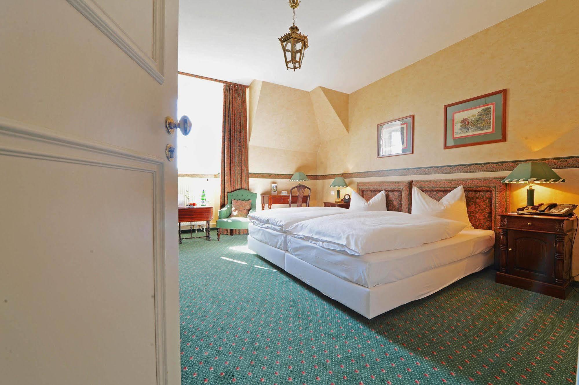 Schlosshotel Villa Westerberge Aschersleben Ngoại thất bức ảnh